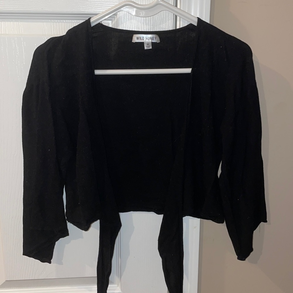 Black cropped shirt